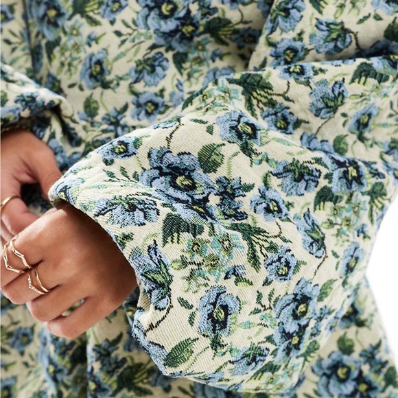 Dress - Picture 3 of 4